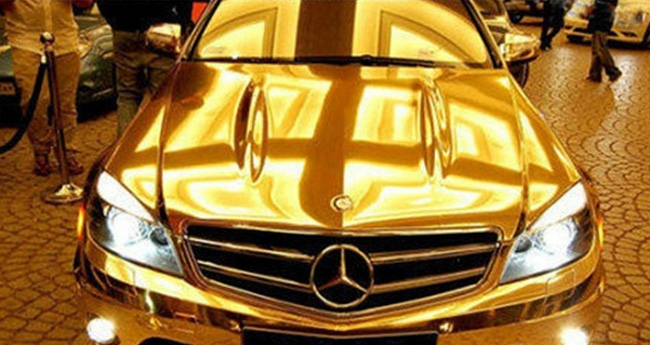 
Người Dubai cực kỳ thích vàng, thế nên mọi vật dụng của họ đều được nhuộm hết thành màu yêu thích âu cũng là một lẽ thường tình.
