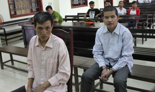 Hai bị c&aacute;o tại phi&ecirc;n t&ograve;a