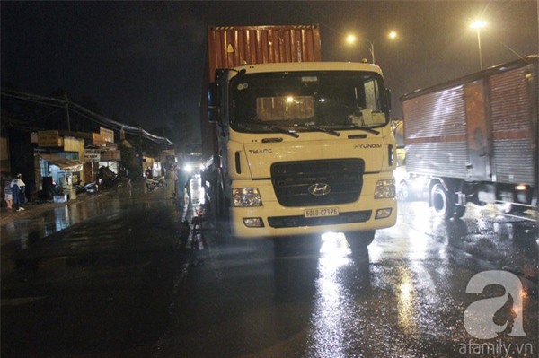 Chiếc xe container g&acirc;y tai nạn.