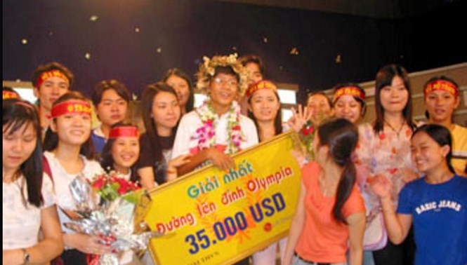 Lê Vũ Hoàng ngày đăng quang ngôi vô địch Đường lên đỉnh Olympia năm 2005