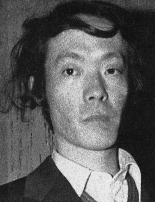 
Issei Sagawa sở hữu vẻ ngo&agrave;i th&ocirc; kệch.
