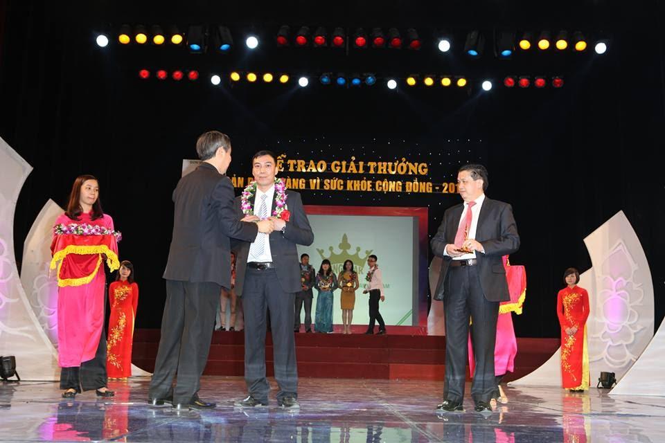 
Lãnh đạo Kingphar Việt Nam nhận giải thưởng trong chương trình
