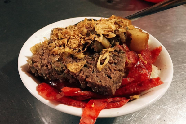 Một b&aacute;t x&ocirc;i đầy như thế n&agrave;y m&agrave; gi&aacute; chỉ 25.000 đồng. Ảnh: eatwiththanh.