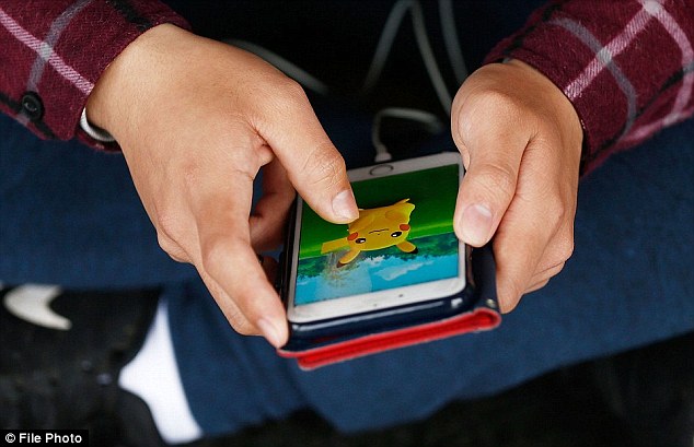 Cô thừa nhận mình đã chơi Pokemon trước khi đi ngủ
