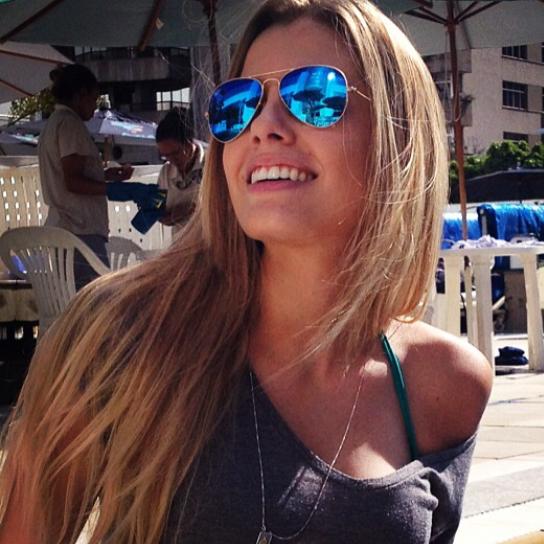 
Ng&agrave;y 23/4/2014, Paola vẫn c&ograve;n l&agrave; c&ocirc; g&aacute;i khoẻ mạnh v&agrave; xinh đẹp như thế n&agrave;y.
