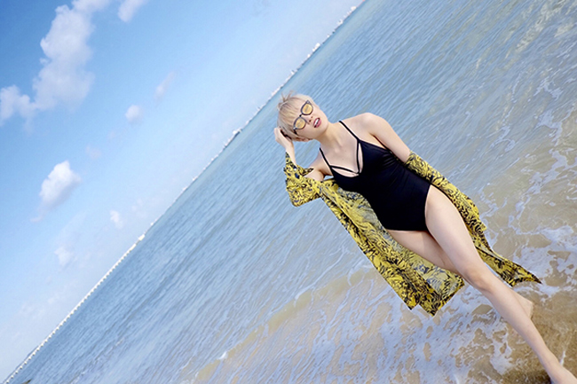 D&ugrave; kh&ocirc;ng phải chụp h&igrave;nh bikini cho tạp ch&iacute; nhưng shoot h&igrave;nh n&agrave;y cũng khiến người xem ngẩn ngơ.