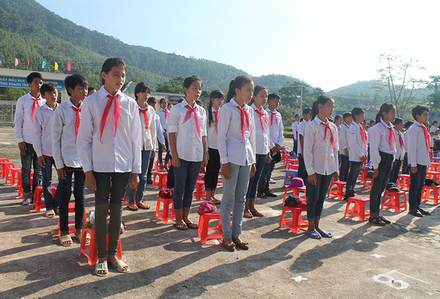 Học sinh trường Phổ thông cơ sở Bản Sen, Vân Đồn, Quảng Ninh