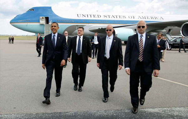 Các nhân viên Cơ quan Mật vụ Mỹ bảo vệ Tổng thống Obama cũng như nhiều lãnh đạo cấp cao.