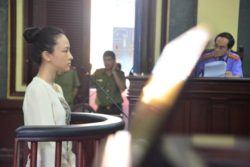 Hoa hậu Phương Nga tại phiên tòa ngày 21/9. Ảnh: Tân Châu