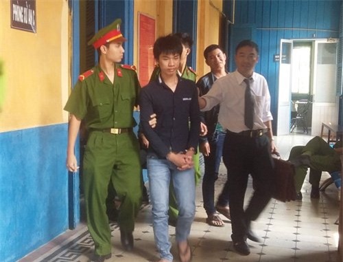 Bị c&aacute;o sau phi&ecirc;n t&ograve;a.
