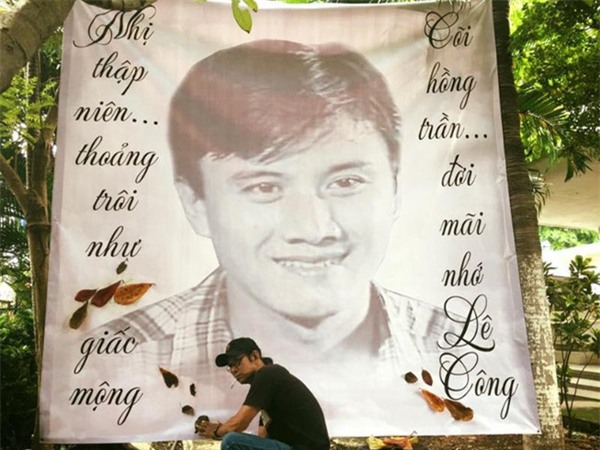 Đ&atilde; 20 năm tr&ograve;n kể từ ng&agrave;y L&ecirc; C&ocirc;ng Tuấn Anh mất, đồng nghiệp lẫn c&ocirc;ng ch&uacute;ng vẫn kh&oacute;c thương cho anh