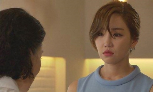 Cuộc sống như vậy với tôi thật là buồn. Hai con dâu nhưng mẹ lại coi trọng người giàu mà hạ thấp người nghèo. (Ảnh minh họa)