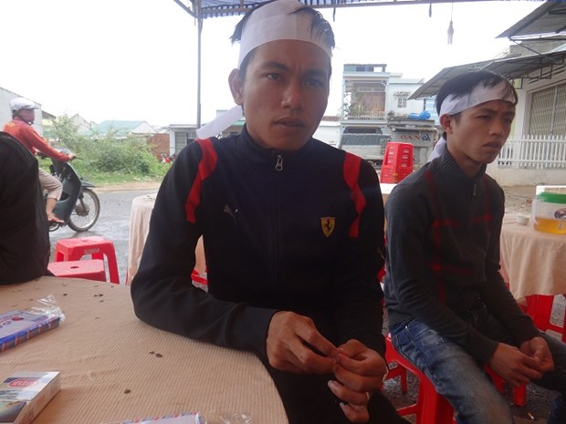 
Anh To&agrave;n b&agrave;ng ho&agrave;ng kh&ocirc;ng n&oacute;i n&ecirc;n lời
