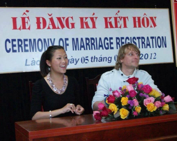 Và Mai trưởng thành, lột xác khác hẳn trong bức ảnh được cho là lễ đăng ký kết hôn của em với chồng đại gia Bỉ.