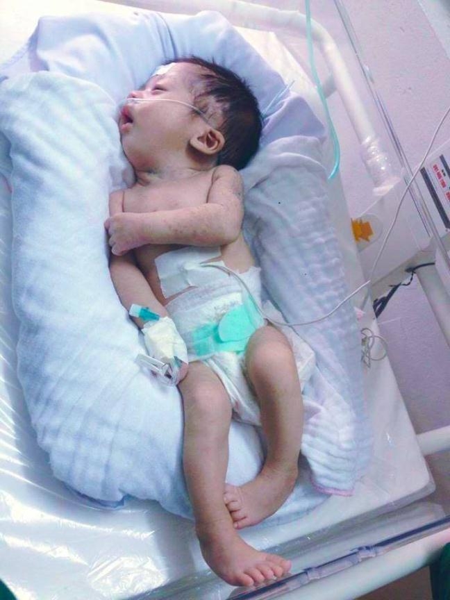 Đến nay bé vẫn chưa có người thân đến nhận.