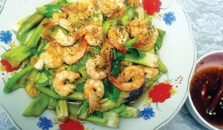 
Sau khi sơ chế xong, bèo có thể đem xào tôm, thịt bò, nấu canh hay làm nộm
