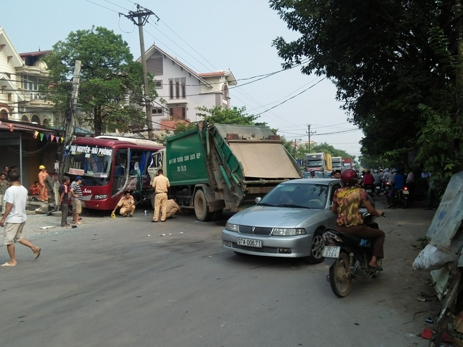 Lực lượng chức năng đang v&agrave;o cuộc điều tra l&agrave;m r&otilde; vụ việc.
