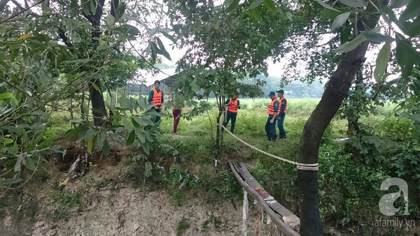 Hiện trường nơi tìm thấy cháu bé.