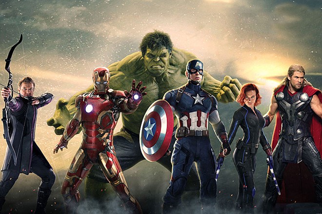 
 The Avengers: Dự án con cưng của Marvel dựa trên bộ truyện tranh cùng tên khi ra mắt vào năm 2012 tạo nên cơn sốt về doanh thu phòng vé với hơn 1,5 tỷ USD. Trong The Avengers, Nick Fury, người điều hành của tổ chức gìn giữ hòa bình S.H.I.E.L.D, chiêu mộ Người Sắt, Hulk, Thor, và Captain America để cứu thế giới khỏi bị hủy diệt. Chiều lòng người hâm mộ, biệt đội siêu anh hùng còn khiến các nhà phê bình thỏa mãn. Steven Weintraub - cây bút của Collider - không ngại tán dương: “Avengers đã làm được những điều điên rồ, biến những điều không thể thành có thể”.
