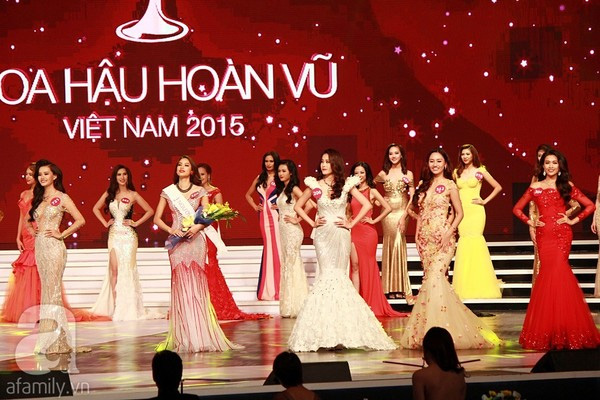 
Phạm Hương, Hoa hậu Ho&agrave;n vũ 2015 cũng đem vinh quang về cho đất Cảng.
