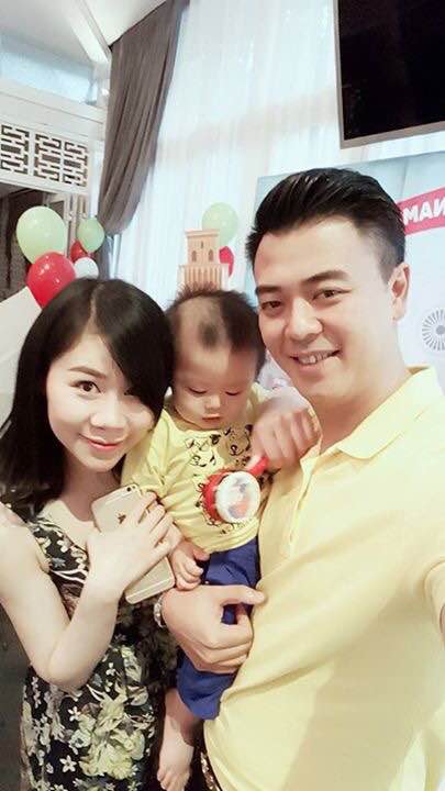 
Ngày 21/8/2015, MC Tuấn Tú hạnh phúc đón con trai đầu lòng. Bé Phan Kỳ Nam khi mới ra đời nặng 3,1 kg theo phương pháp sinh mổ tại một bệnh viện quốc tế.
