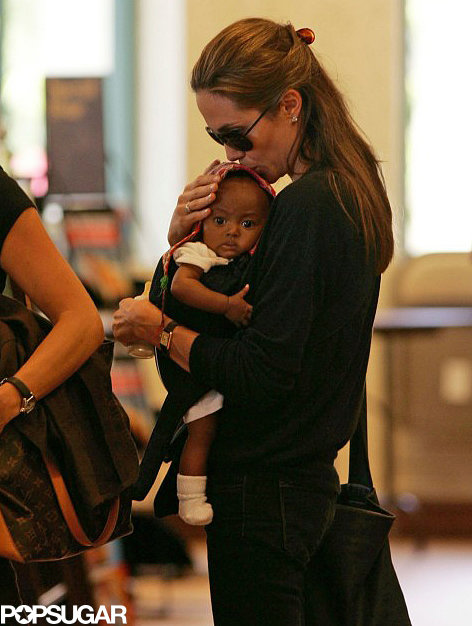 Tháng 7/2005, Angelina nhận nuôi bé gái có tên Zahara từ nước Ethiopia ở châu Phi.