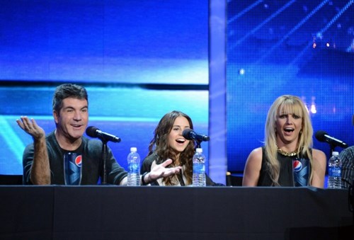 
Spears còn làm giám khảo cuộc thi âm nhạc The X Factor mùa 2, với thù lao 15 triệu USD.
