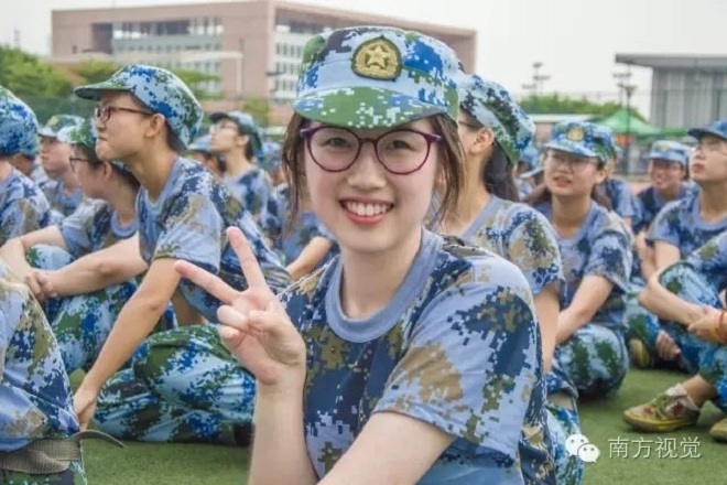 Đa số sinh viên Trung Quốc đều cho rằng, tuy tập luyện mệt mỏi nhưng họ đều rất vui vì khóa học là cơ hội để gặp gỡ và làm quen với các bạn mới, là dịp để lưu giữ kỷ niệm đẹp thời tân sinh viên.