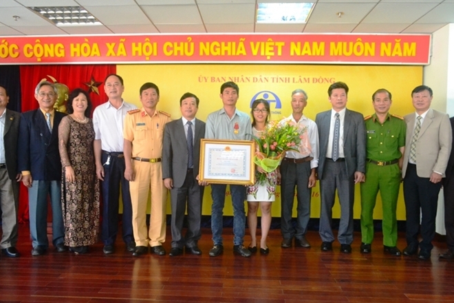 Anh Phan Văn Bắc và các đại biểu.