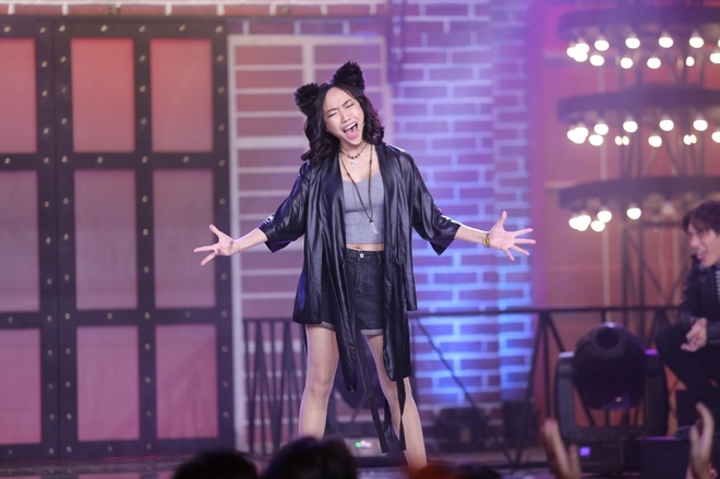 
Trước đó, Diệu Nhi thể hiện ca khúc Cause I love you của Noo Phước Thịnh. Sau ba vòng, cô nhận được số điểm cao nhất và là người chiến thắng ở tuần thi.
