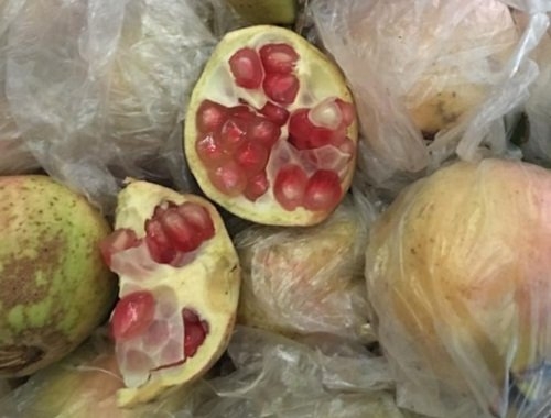 Lựu Trung Quốc ruột đỏ, kích thước siêu nhỏ là món nhấm nháp của nhiều chị em