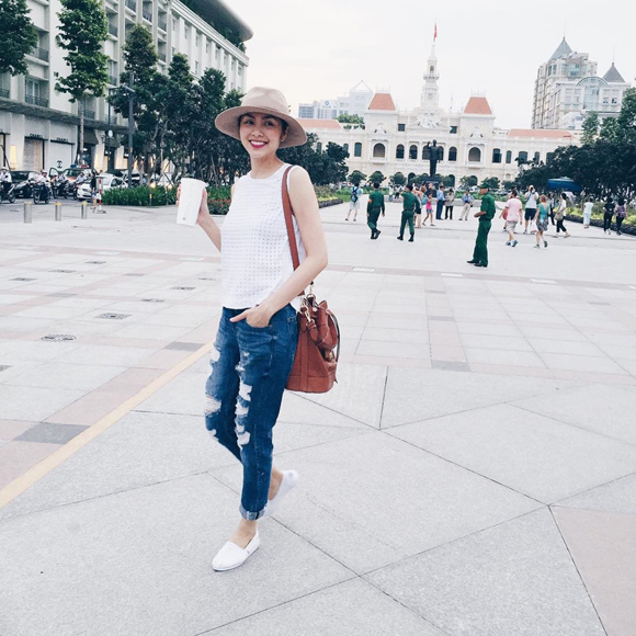 Phá cách kết hợp quần boy friend, mũ fedora