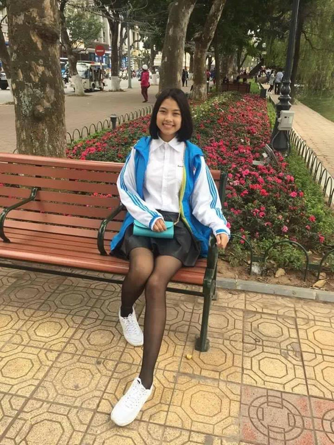 
Hiện tại, cô đang học năm 2 Học viện hành chính quốc gia, Hà Nội.
