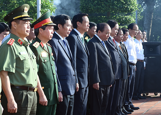 
Thủ tướng mong muốn các đại biểu tiếp tục phát huy tinh thần và phẩm chất cách mạng, xứng đáng là những chiến sĩ kiên trung, là tấm gương sáng để các thế hệ trẻ học tập và noi theo.
