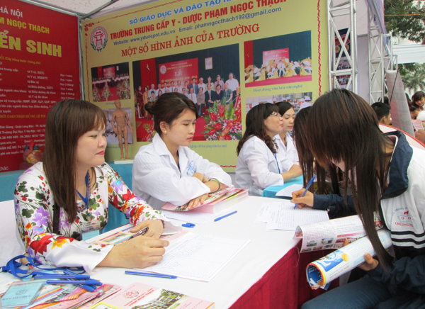 Thiếu sự phân luồng định hướng nghề là nguyên nhân chủ yếu dẫn đến thừa cử nhân, kỹ sư trong khi thiếu lao động có tay nghề. Ảnh: Q.Anh