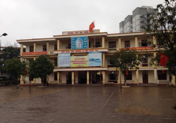 
Trường tiểu học Hưng Bình, nơi xảy ra vụ việc
