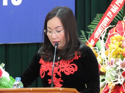 
TS Phạm Thu Xanh- Thành ủy viên, Giám đốc Sở Y tế Hải Phòng đọc diễn văn kỷ niệm.
