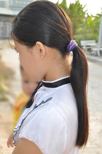 
C&ugrave; Thị Hồng Tươi tố em bị cha nu&ocirc;i h&atilde;m hiếp từ l&uacute;c 12 tuổi.
