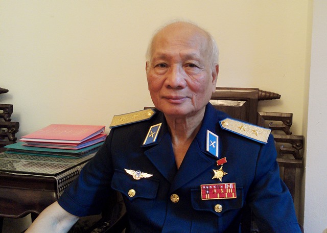 
Trung tướng Nguyễn Văn Phiệt – Nguyên Bí thư Đảng ủy kiêm Phó Tư lệnh chính trị Quân chủng PK-KQ. Ảnh: Cao Tuân
