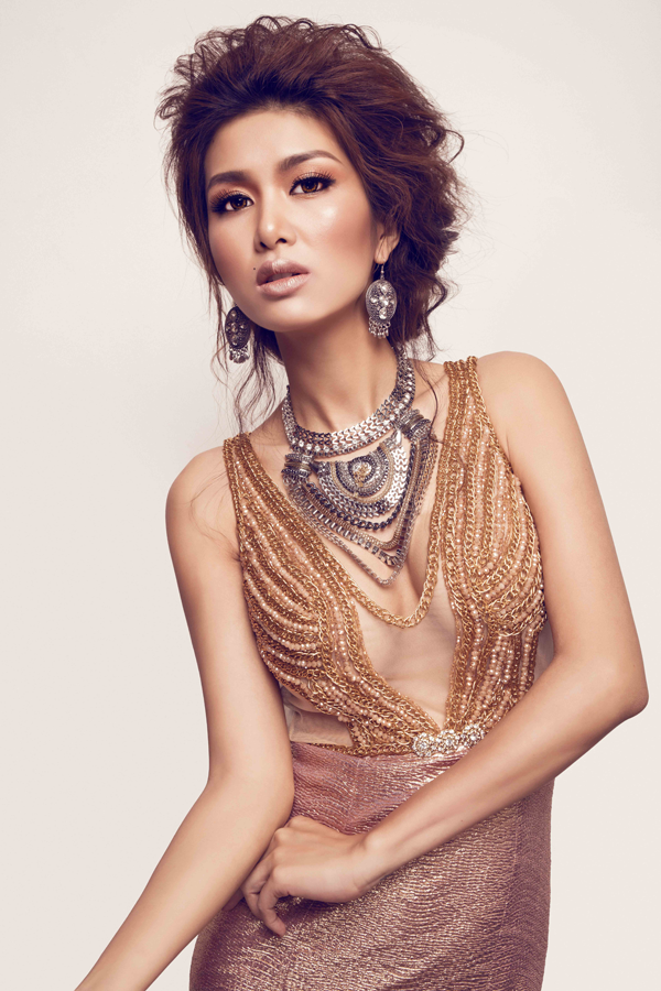 
Oanh Yến là người đẹp Việt duy nhất tham gia cuộc thi Hoa Hậu Toàn cầu 2015. Trong đêm chung kết, cô đã vượt qua nhiều đối thủ để giành vị trí cao nhất.
