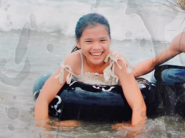
Nữ sinh Nguyễn Thị Cúc tại bãi biển Vũng Tàu vào mùa hè năm 2014. Ảnh người thân cung cấp.

