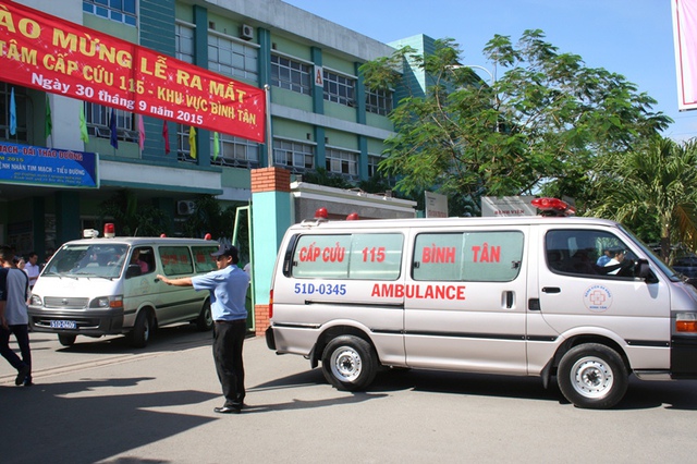 Hai xe chuyên dụng của Trung tâm cấp cứu 115 khu vực Bình Tân.