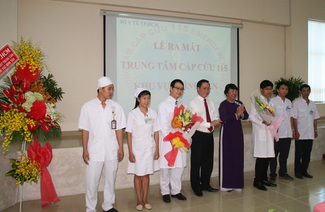 Lãnh đạo ngành Y tế TP.HCM động viên đội ngũ bác sĩ, điều dưỡng tham gia Trung tâm cấp cứu 115 khu vực Bình Tân.