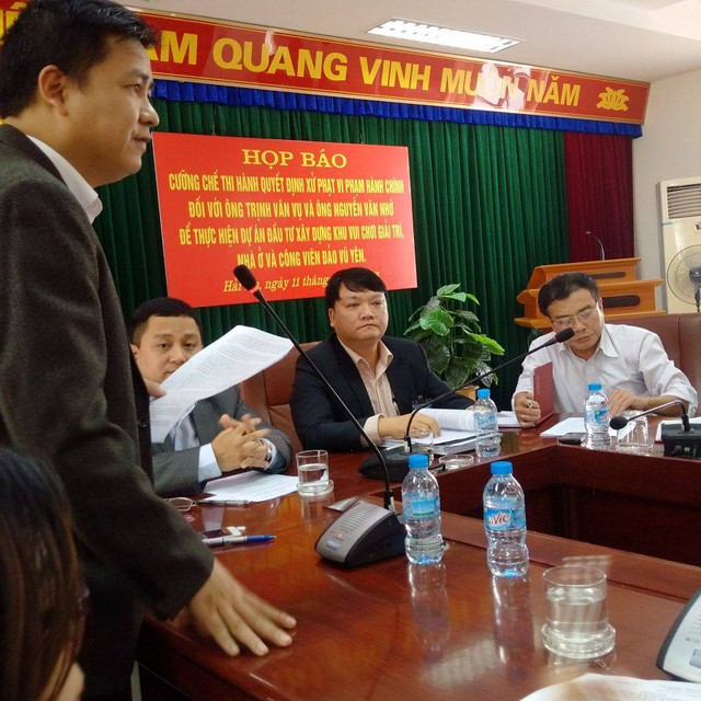 
Họp báo về cưỡng chế,xử lý vi phạm hành chính trong công tác GPMB dự án đảo Vũ Yên chiều 11/12 tại quận Hải An

