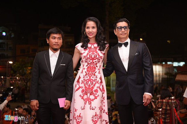 Dustin Nguyễn cùng bà xã Bebe Phạm. Bộ phim Trúng số của cặp đôi vừa được gửi đi tranh tài ở vòng sơ tuyển Oscar 2016, hạng mục Phim nước ngoài.