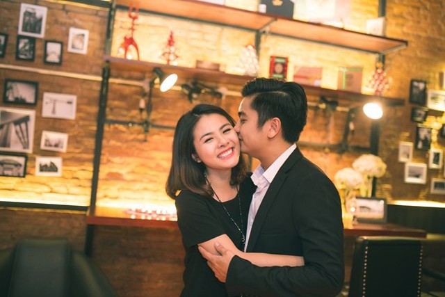 Vân Trang nhận lời cầu hôn ngọt ngào của ông xã sau hơn một năm yêu nhau.