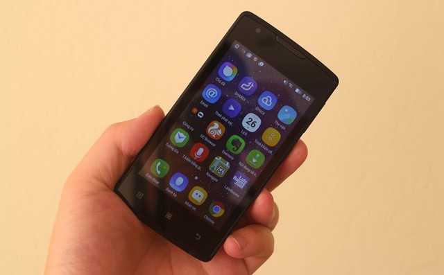 Lenovo A1000 là một trong số ít smartphone giá rẻ được trang bị Android 5.0.