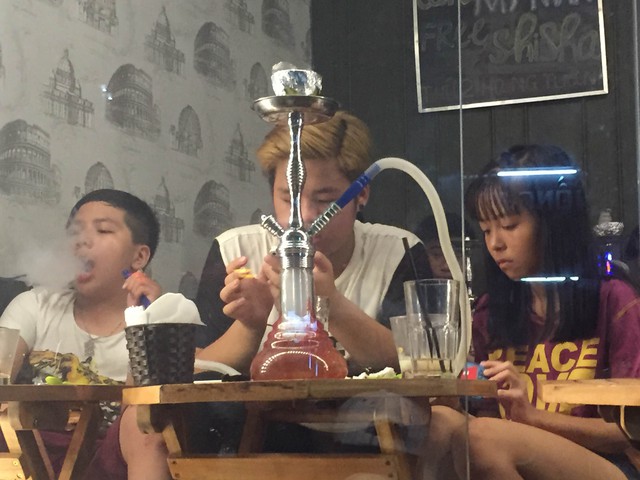 
Shisha có hương thơm độc hơn cả thuốc lá
