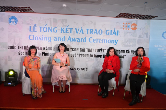 
Các khách mời đã đánh giá cao mục đích và ý nghĩa mà cuộc thi đem lại trong việc nâng cao nhận thức và thay đổi thái độ của cộng đồng về vai trò và giá trị của con gái, góp phần chung tay giải quyết vấn đề mất cân bằng giới tính khi sinh tại Việt Nam
