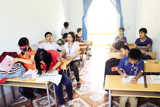 Lớp học đặc biệt tại Trường tiểu học Nghi Tân, thị xã Cửa Lò, Nghệ An. Ảnh: HH